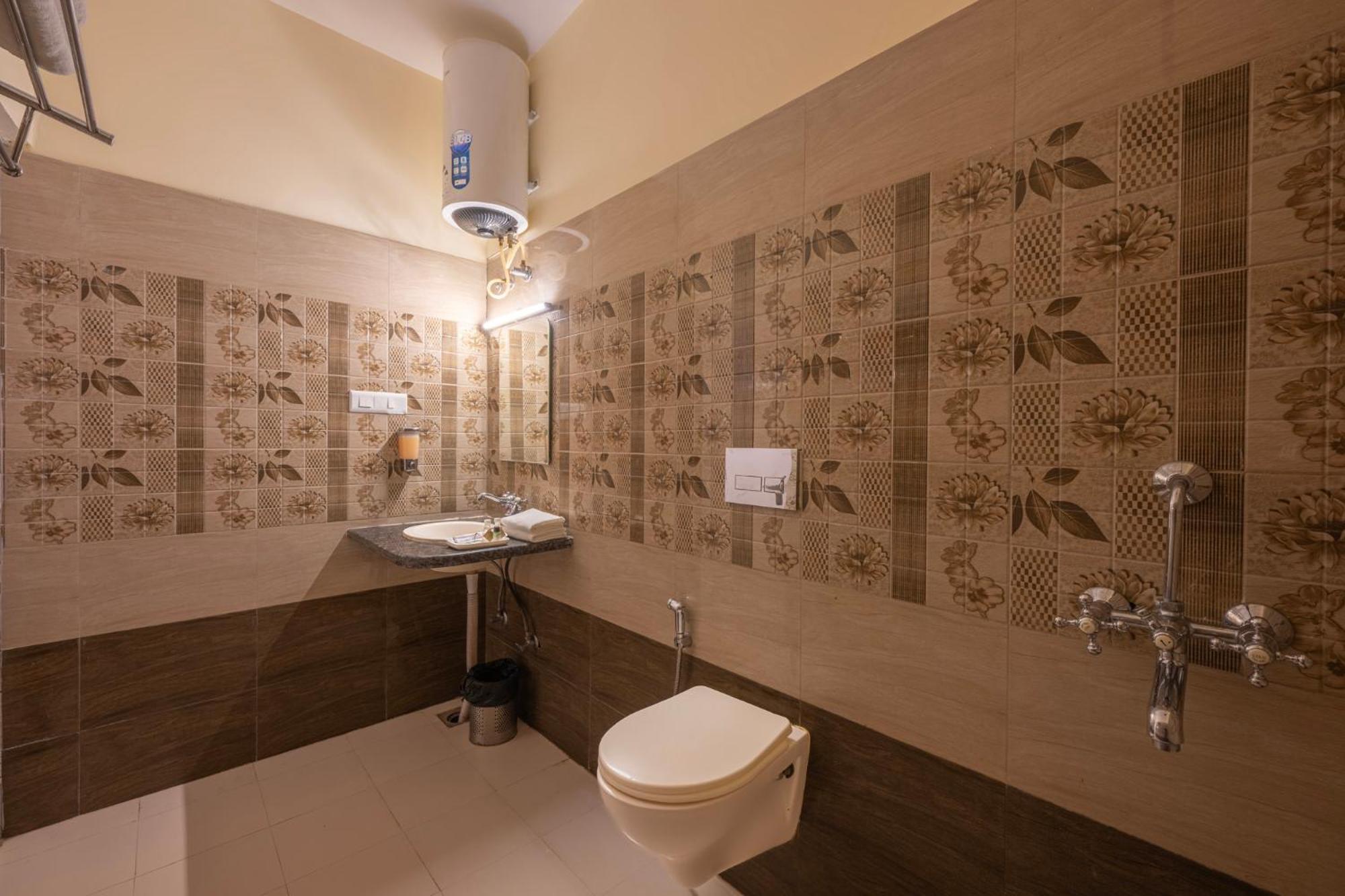 Seven Hills Shimla By Him Haults Hospitality Aparthotel Exterior photo